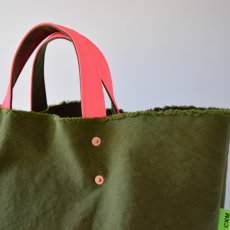 Photo3: EASY TOTE / V.DUCK olive, neon orange (3)