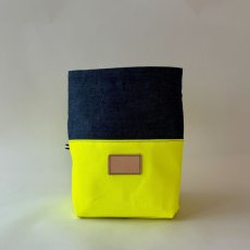Denim indigo/ Neon yellow