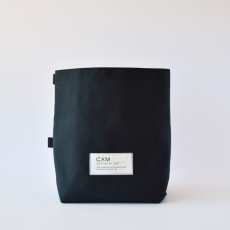P.canvas black