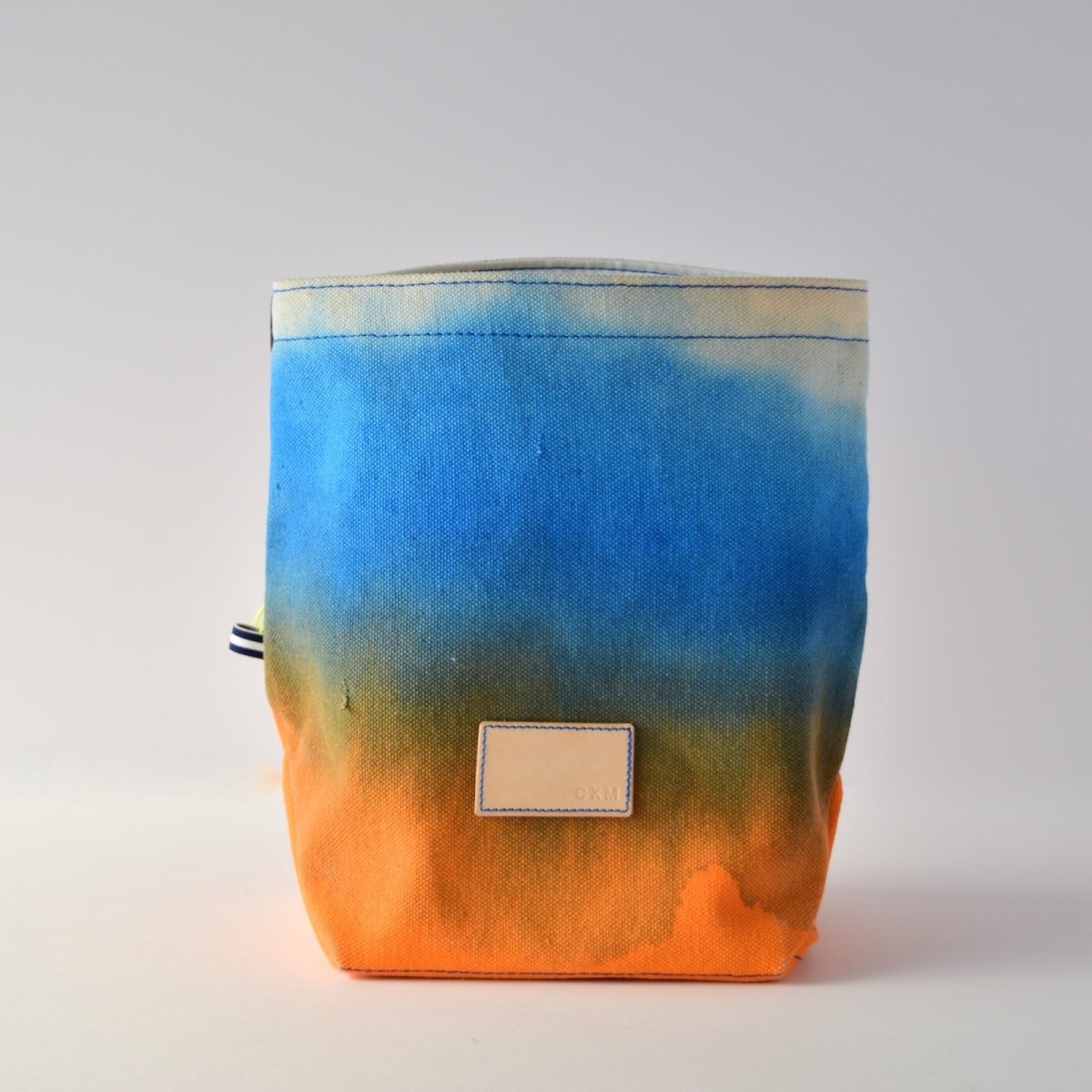 Blue water/Orange juice